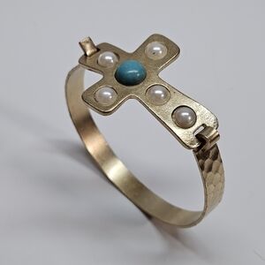 VINTAGE Gold Tone Faux Pearl & Turquoise Hinged Bangle Bracelet Religious